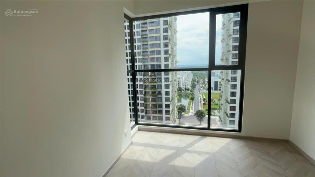 Căn góc 2pn, tòa d  giá bán 4 tỷ 78 bao hết, view trực diện hồ bơi, lumiere boulevard