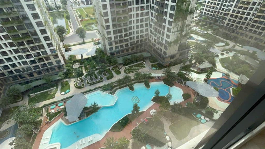 Căn góc 2pn, tòa d  giá bán 4 tỷ 78 bao hết, view trực diện hồ bơi, lumiere boulevard