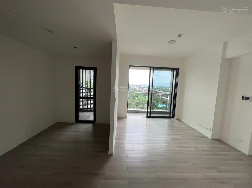 2pn tòa d, view sông tầng cao  5 tỷ 330 bao hết, lumiere boulevard nhận nhà ngay, layout tách biệt
