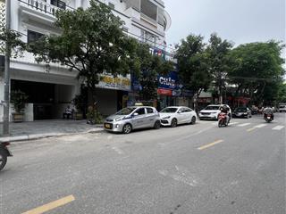 Hạ gấp 4 tỷ chính chủ bán gấp nhà mặt phố trạm cổ linh 6 tầng thang máy 90m2 mặt tiền 5m