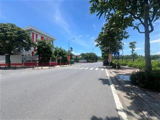 Duy nhất cả phố có nhà bánmặt phố trần đăng khoa đối diện trường họclô góc 90m2  mặt tiền 14m