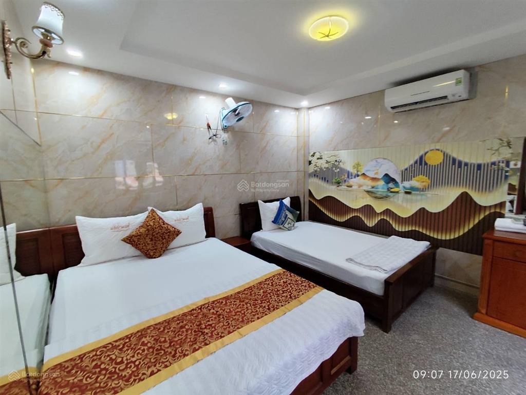 Khách sạn ngay ngã 5 quang trung p10 gò vấp