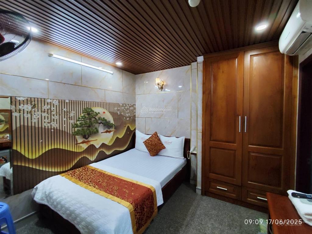 Khách sạn ngay ngã 5 quang trung p10 gò vấp