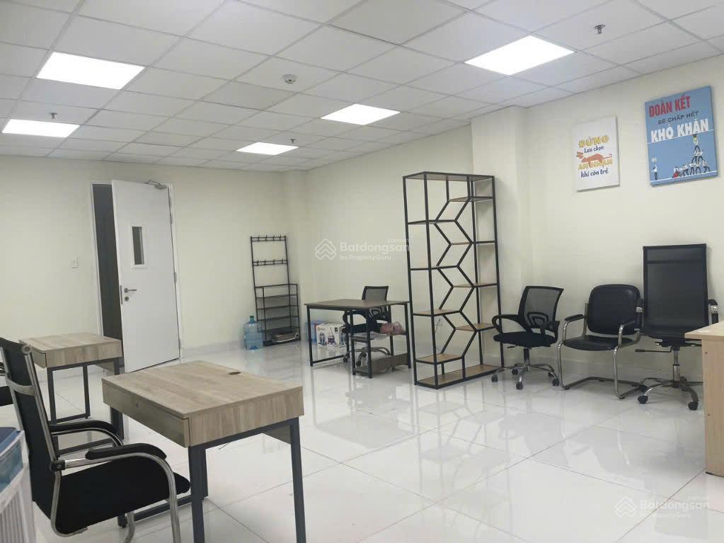 Cho thuê sàn làm văn phòng 50m2 đường trần quốc hoàn p2 tân bình. giá 9tr/tháng full nội thất