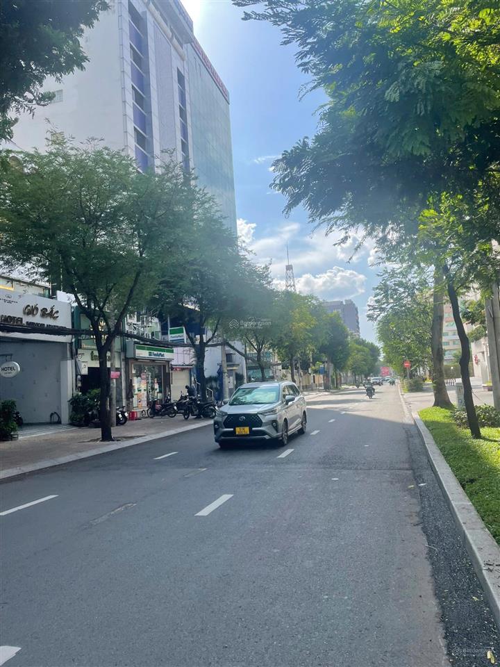 Bán nhà mt lý tự trọng (ngay chợ bến thành) quận 1