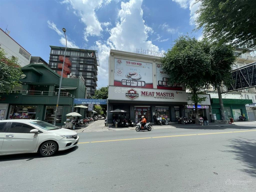 Bán nhà 12x20m  mặt tiền đường 3 tháng 2, quận 10