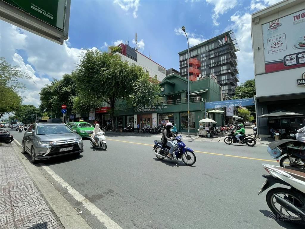 Bán nhà 12x20m  mặt tiền đường 3 tháng 2, quận 10