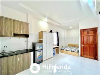 Studio cửa sổ trời sát cầu nguyễn văn cừ q1  thang máy  full nội thất như hình