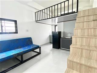 Duplex cửa sổ trời thoáng mát  gần cầu nguyễn tri phương, cầu chánh hưng