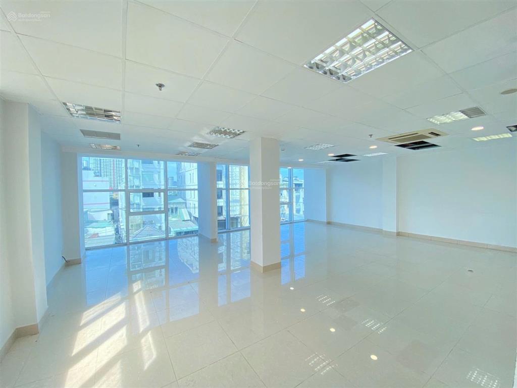 Cho thuê vp bình thạnh cầu sài gòn. dt 200m2  sẵn fitout nội thất