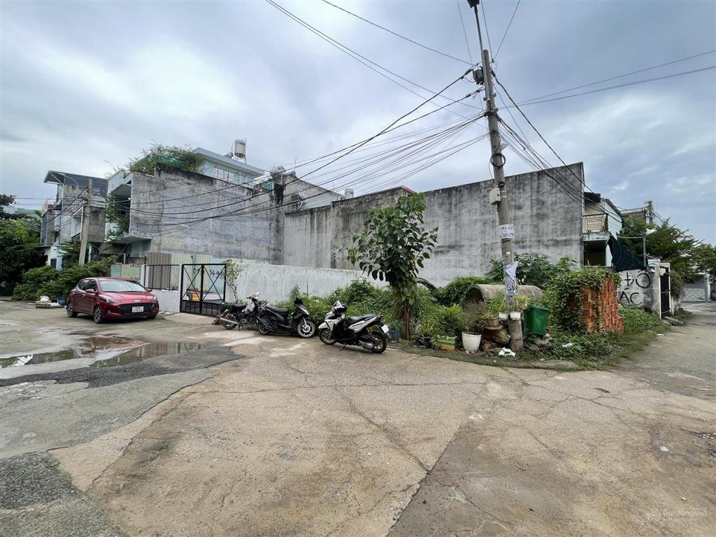 Bán đất gần lê văn việt, góc 2 mặt tiền đường 10m  hướng đông nam. dt 112m2 thổ cư (10m x 11m)