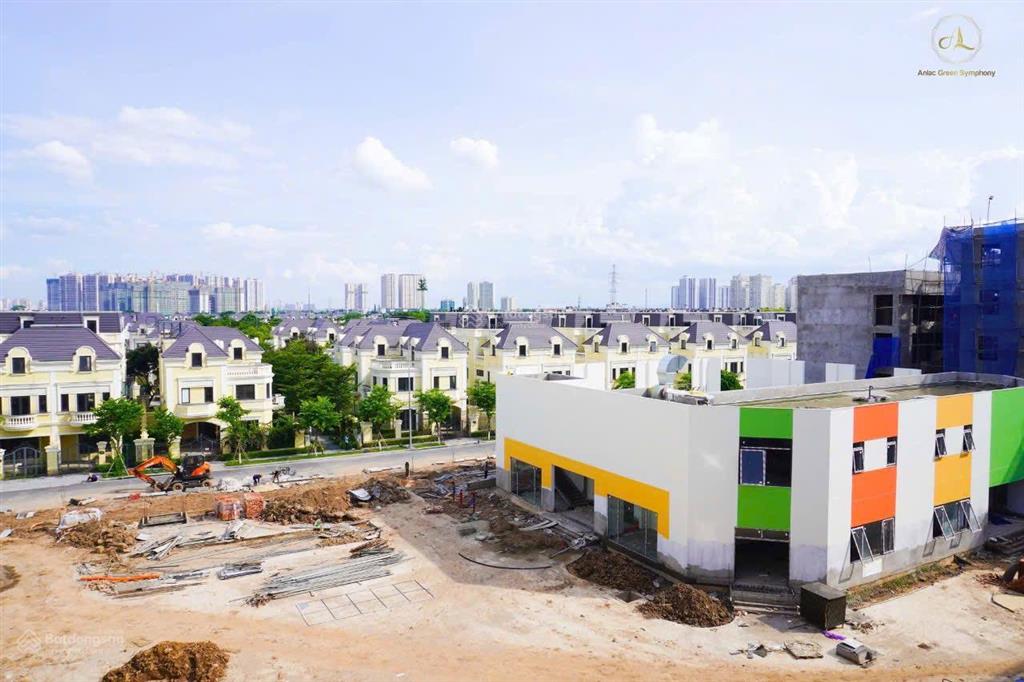 Biệt thự siêu rộng diện tích 481m2 giá hơn 30 tỷ bàn giao luôn, cao 3 tầng rưỡi có hầm, kdt xanh