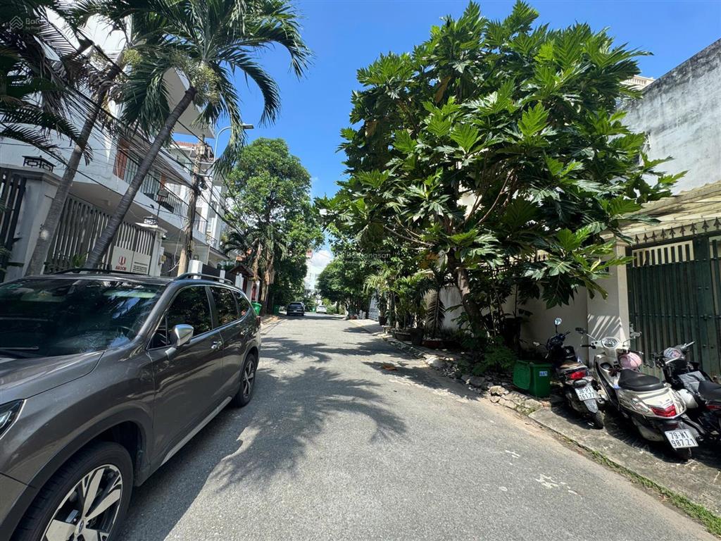 Bán khuôn đất xây biệt thự thảo điền  quận 2. dt 15m x 20m  300m2. giá chỉ 75 tỷ thương lượng