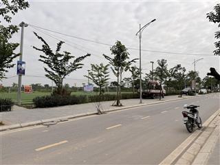 Oto vào đất hoặc để vỉa hè ngày đêm  chỉ 10m ra bìa làng đường rộng 25m kinh doanh sầm uất