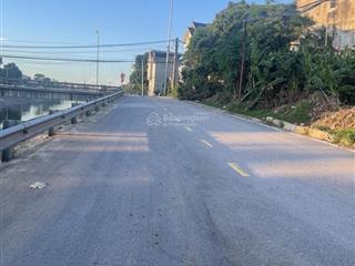 Chính chủ gửi bán mảnh đất đẹp , mặt tiền rộng , oto tránh , kinh doanh , cách cầu nhật tân 500m