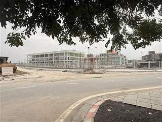 Trường tiểu học mới xây ngay tầm mắt  đường thông oto tải vào đất  chỉ 10m ra đường oto tránh