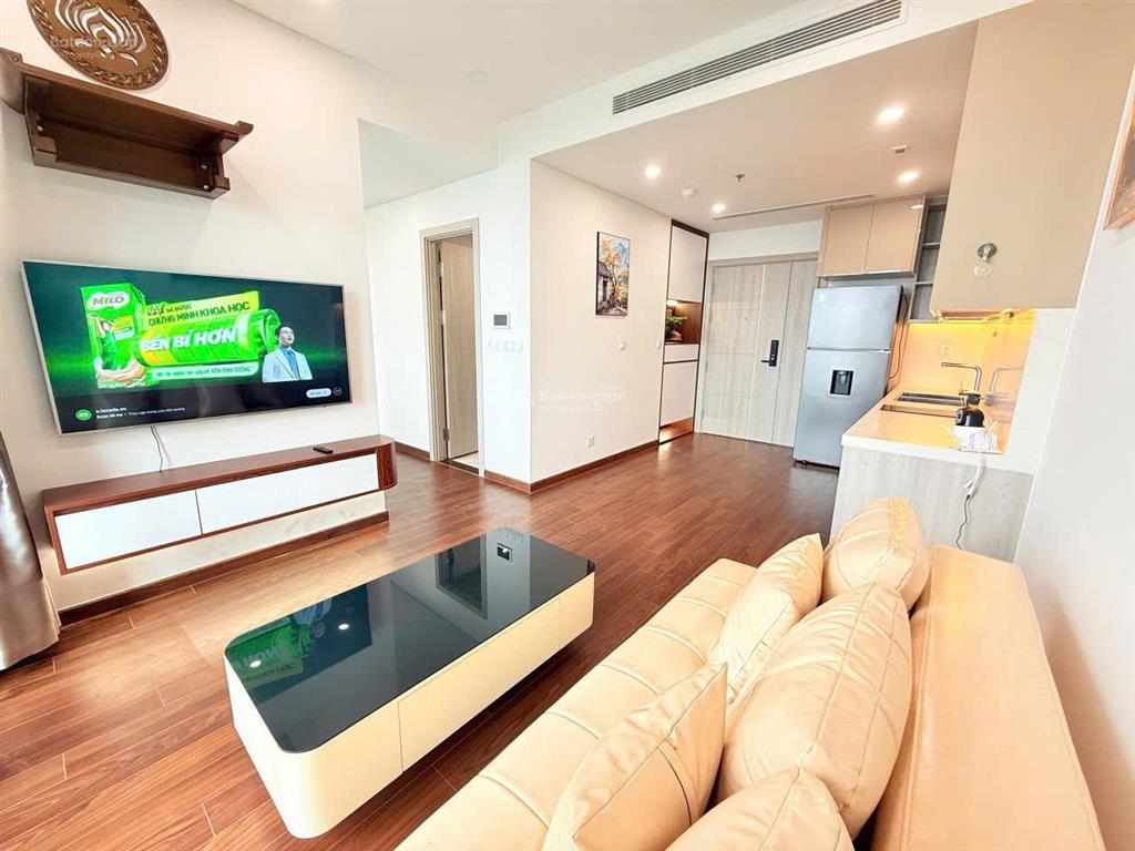 (độc đáo) bán chung cư masteri c vinhomes smart city 62m + 2pn 2vs hướng mát hơn 5 tỷ tặng nội thất