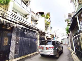 Bán nhà cạnh sân bay 60 m2 3 tầng hẻm 6 m 6.x tỷ