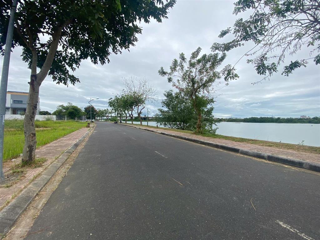 Cần bán 2 lô liền kề view nhìn trực diện ra sông, hướng đông nam khu biệt thự đảo nổi