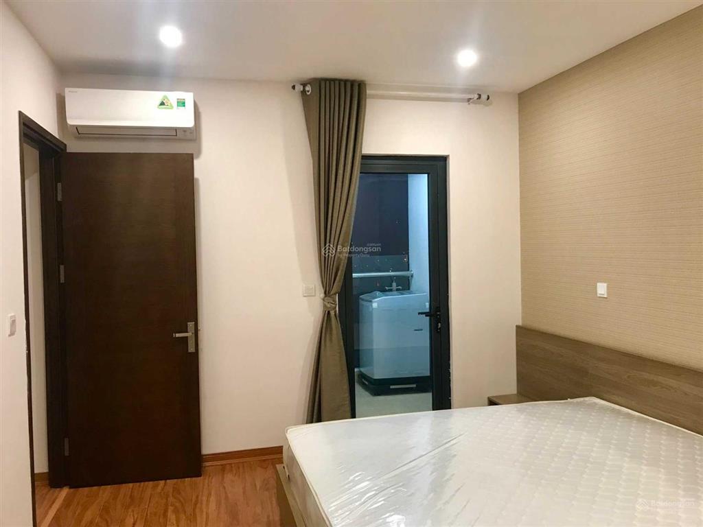 Tôi cần bán căn hộ 2 phòng ngủ 1 wc thuộc n06 trần quý kiên, dịch vọng, cầu giấy. giá 3,9 tỷ