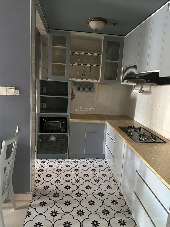 Chính chủ gửi bán nhanh căn hộ ruby 2pn 2wc diện tích 70m2 giá 4,5 đã có sổ hồng
