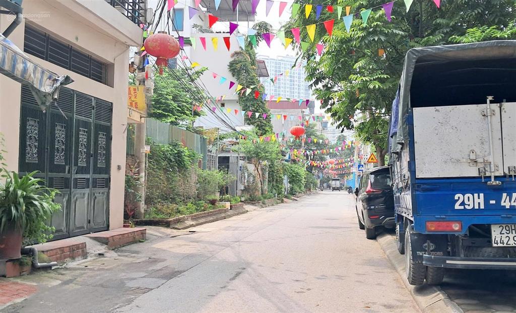 Bán đất tặng nhà 3 tầng tại đông thắng. mặt ngõ thông phân lô, vỉa hè 4m, đường rộng 6m, ôtô tránh