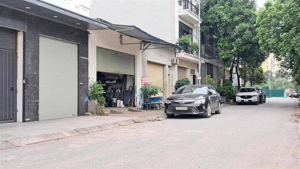Bán đất phân lô cầu diễn. mặt ngõ thông phân lô, vỉa hè gần 3m, đường rộng 6m, ôtô tránh. dừng đỗ