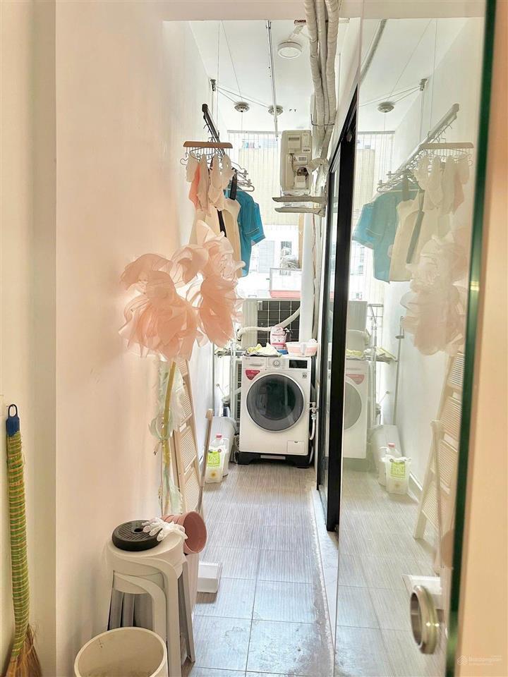 Bán căn 2 ngủ, chung cư 90 nguyễn tuân ( gần đại học khtn ), sẵn sổ, có slot ô tô, 6,8 tỉ