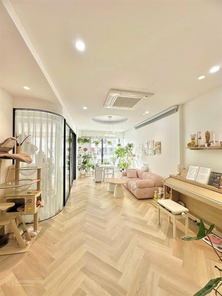 Bán căn 2 ngủ, chung cư 90 nguyễn tuân ( gần đại học khtn ), sẵn sổ, có slot ô tô, 6,8 tỉ