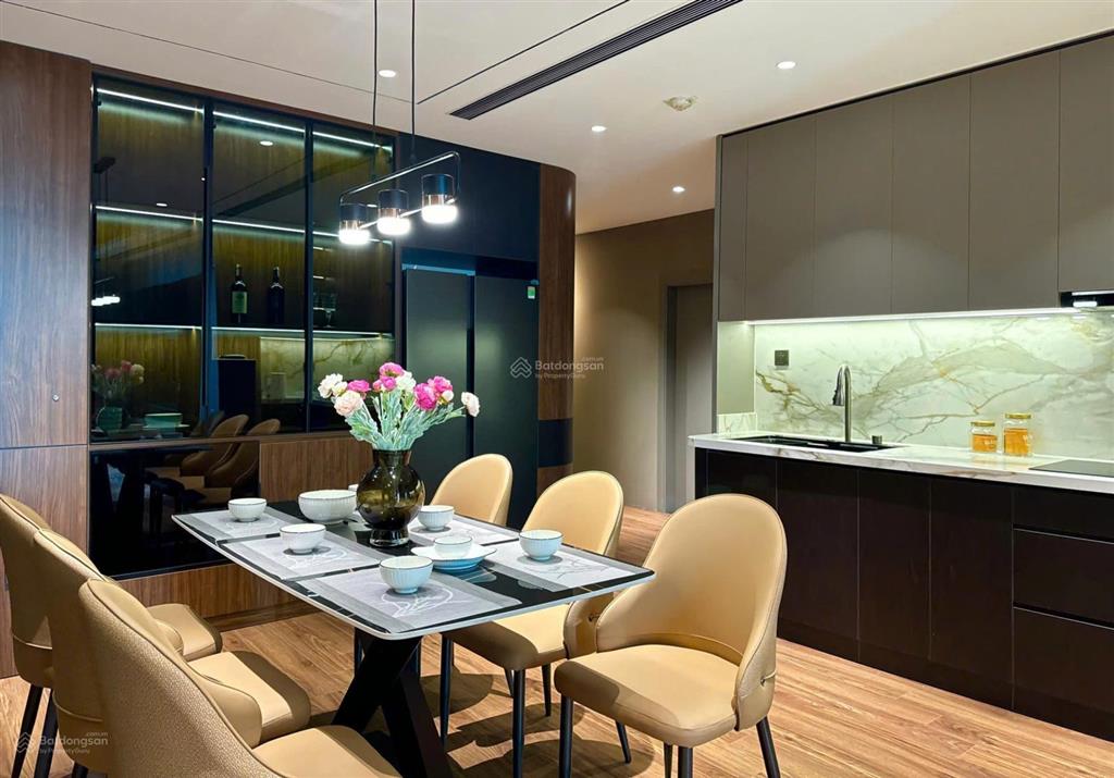 Bán căn góc 133m2 chung cư hh2 bắc hà  15 tố hữu, sẵn sổ, có nội thất, giá hơn 8 tỷ