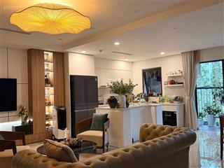 Bán căn 118m2  n07 dịch vọng  ban công nhìn cv cầu giấy, sẵn sổ, có slot ô tô, 83 tr/m2 có tl