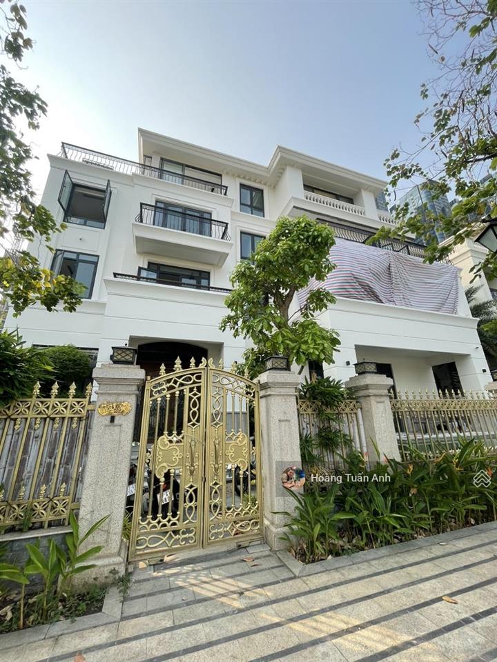 Vị trí vip biệt thự ngay mt đinh tiên hoàngquận 1 ( 13 x 15m ) 3 tầng+ sân vườnchỉ 50 tỷ
