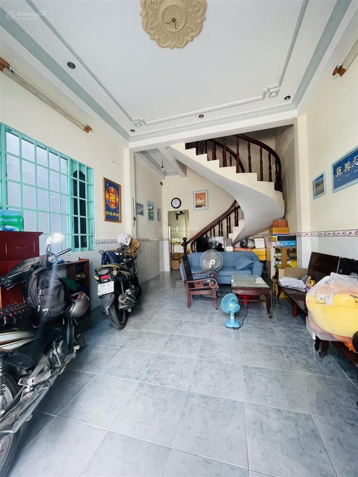 Hẻm thạch lam  dt đẹp 5x16,5m  giáp thoại ngọc hầu  chính chủ chưa qua lái  chủ bán rất gấp