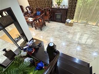 Bán biệt thự vườn 3 mặt thoáng long biên cạnh đường hồng tiến 40m  ở sướng dòng tiền cao