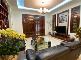 Biệt thự vip lão thành cách mạng, gần phố, công viên, an sinh tốt, 200m, chỉ hơn 70 tỷ, 0903 784 ***
