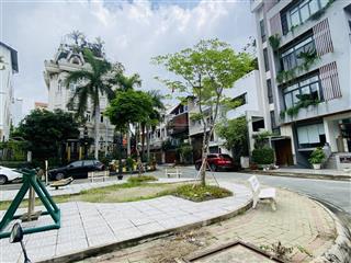 Đất 7.5x21m đối diện công viên, 100m ra sông sài gòn, view lm81, shr. giá 27.5 tỷ