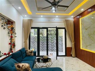 Bán nhà phố kim ngưu. gần lò đúc. ngõ rộng,gần ô tô. dt,45m x 5 tầng 4 ngủ. mt,4m. giá, 7,5 tỷ