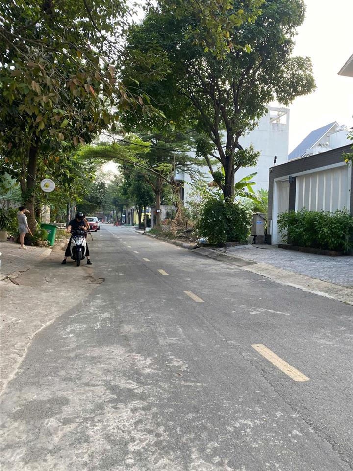 Bán nhà khu 204 nguyễn văn hưởng phường thảo điền quận 2 (10x24m) giá 53 tỷ