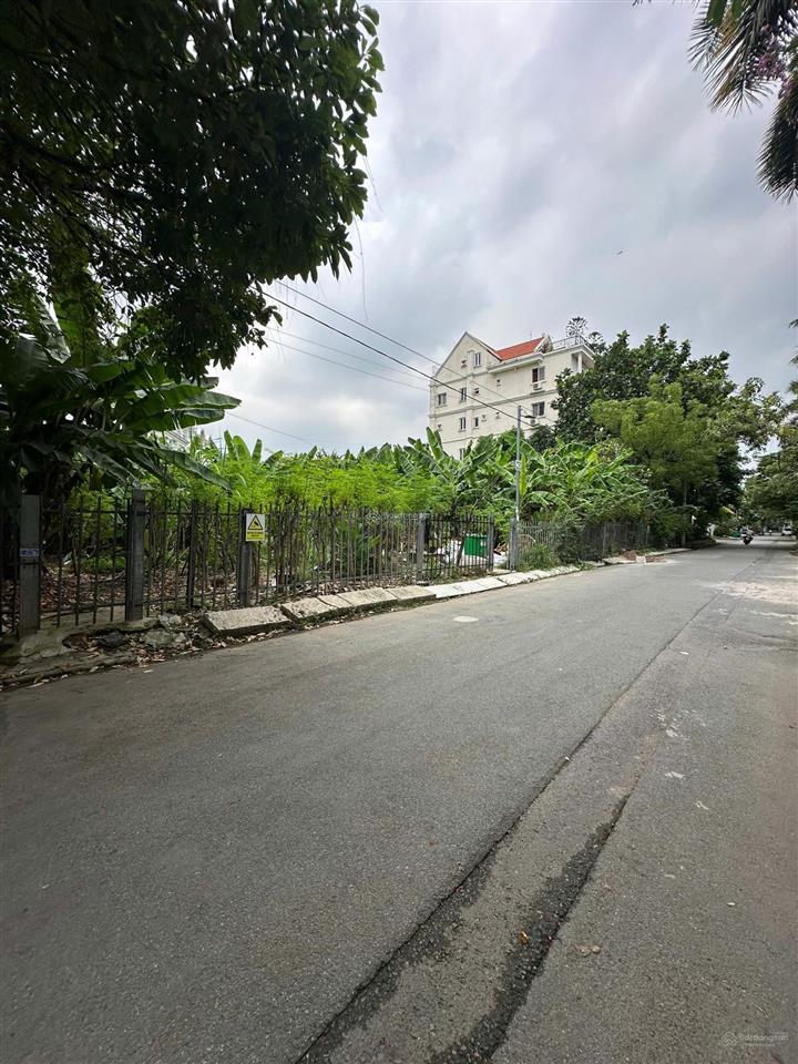 Bán nhà khu 204 nguyễn văn hưởng phường thảo điền quận 2 (10x24m) giá 53 tỷ