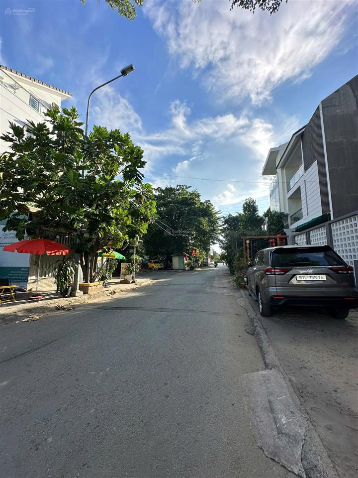 Bán nhà khu 204 nguyễn văn hưởng phường thảo điền quận 2 (10x24m) giá 53 tỷ