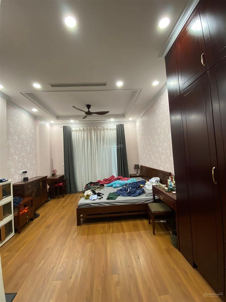 Bán nhà ô tô tránh hoàng quốc việt, cầu giấy 6 tầng mt 5m 19 tỷ có thương lượng