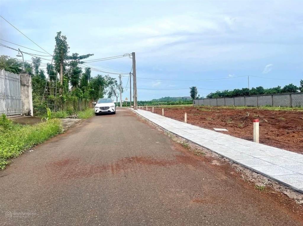 Cần bán sĩ hoặc lẽ 10 lô đất tại xã đá bạc, châu đức, brvt. dt135m2 sẵn 80tc mỗi lô. giá 630tr/lô.