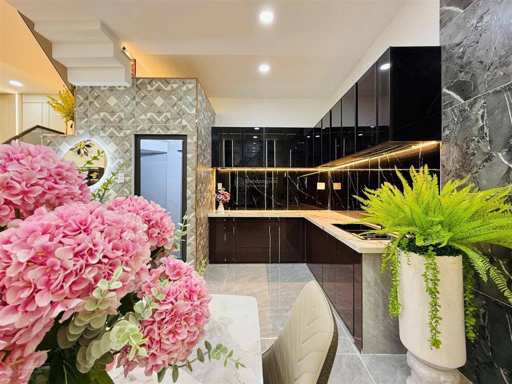 Bán nhà hẻm 3m sát hẻm xe hơi đường phạm văn chiêu, p.8, 4,5 nh 4,8 x 13, giá 5.39 tỷ tl