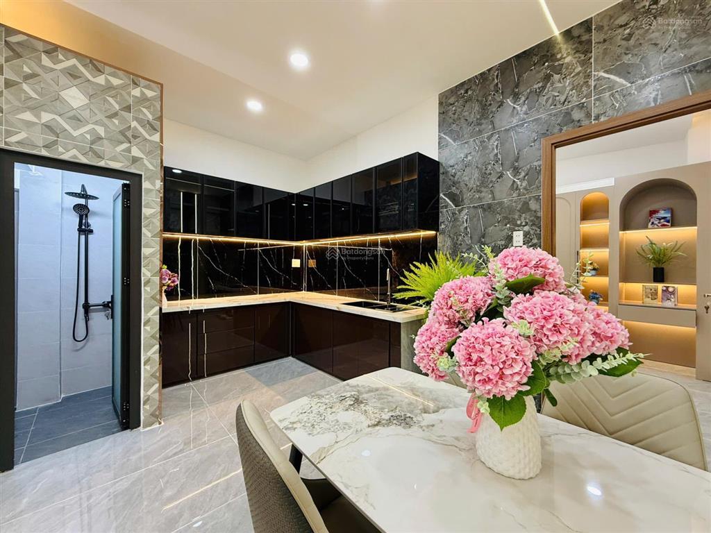 Bán nhà hẻm 3m sát hẻm xe hơi đường phạm văn chiêu, p.8, 4,5 nh 4,8 x 13, giá 5.39 tỷ tl