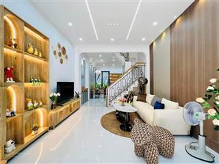 Bán nhà ngay trung tâm  chợ hoàng hoa thám, p6 bình thạnh giá 3 tỷ 350