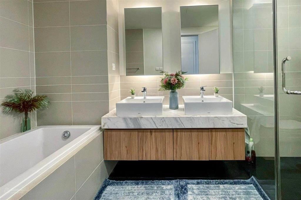 Cc watermark lạc long quân, căn góc view thẳng hồ tây, 123m2, 3 p. ngủ, tầng 12, full nt, 18.6 tỷ