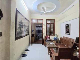 Nhà văn hội dân xây ô tô tránh đỗ ngõ thông vuông đét7,85 tỷ