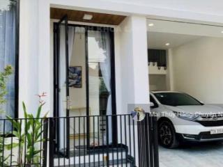 Hiếm  bán gấp nhà đẹp 1t2l tk hiện đại ngay tt thủ đức  ngang 8  giá 8.2tỷ tl ôtô đậu trong nhà