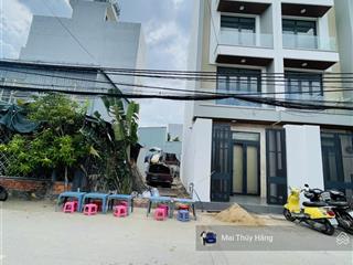 Đất mt cách phạm văn đồng 50m ,gần vành đai ii 200m  73m2 giá 6.6 tỷ  rất tiềm năng,hàng hiếm