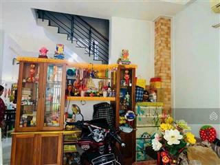 Hiếm  nhà 2 tầng hoàn công đủ gần phạm văn đồng  ngang 4.6 ,giá chỉ hơn 4 tỷ  hẻm 3.1m sạch đẹp